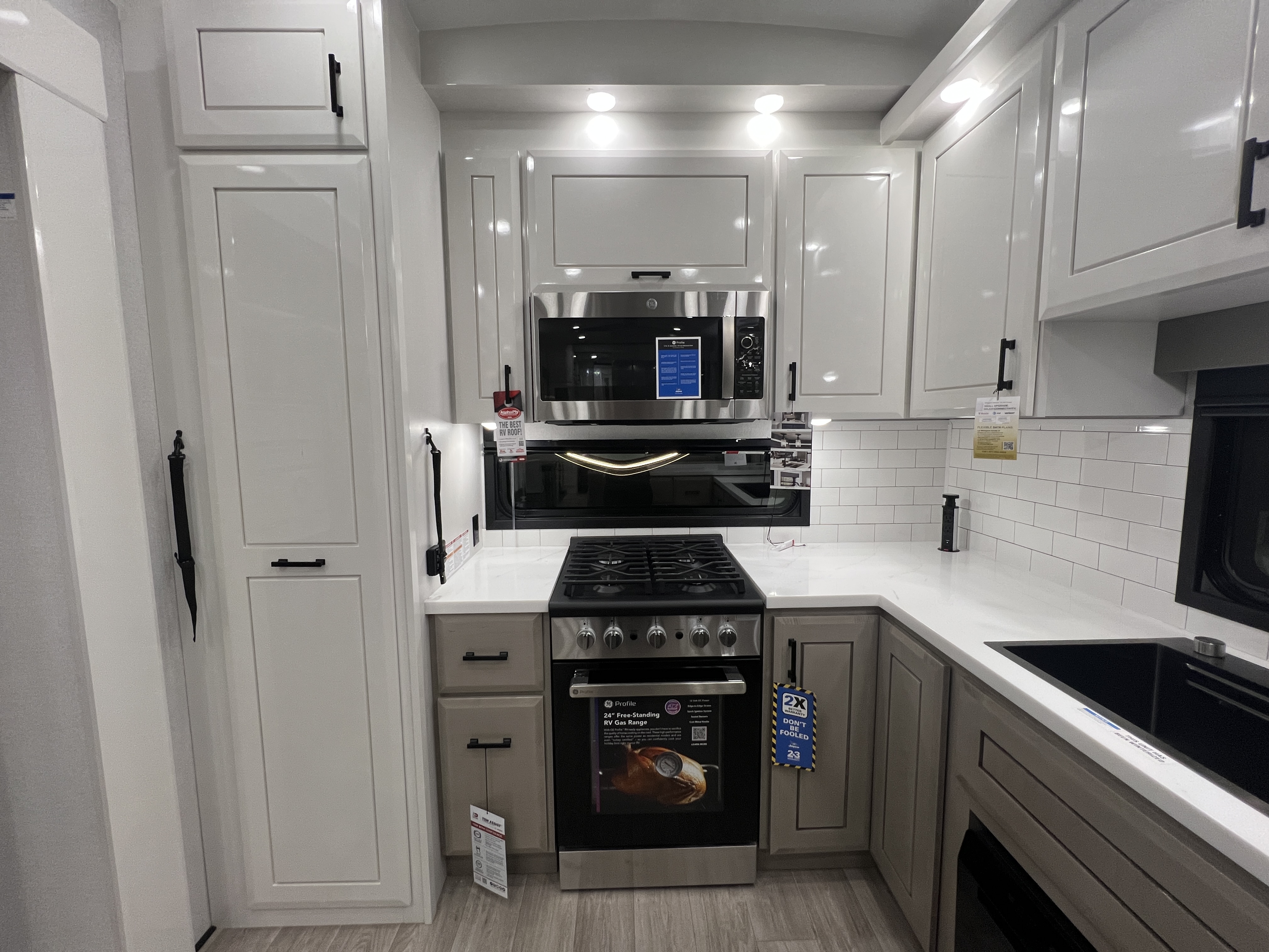 2027 Jayco Pinnacle 38FBRK - Image 13