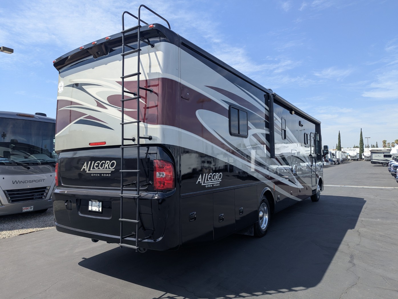 2014 Tiffin Allegro 36 LA - Image 6