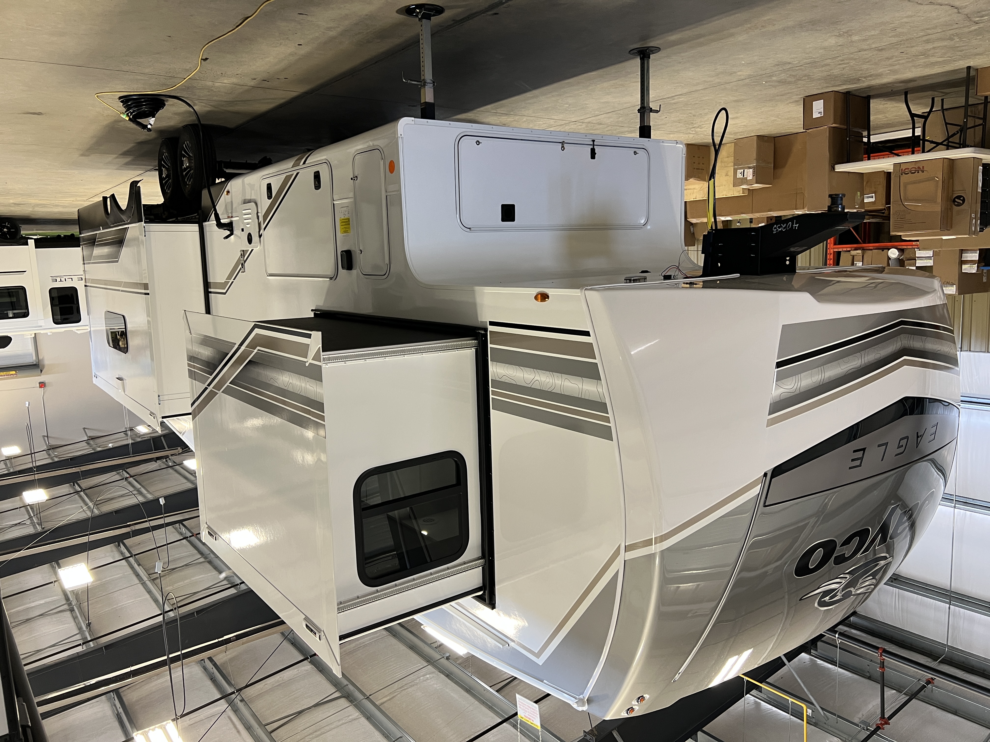 2027 Jayco Eagle 321RSTS - Image 5