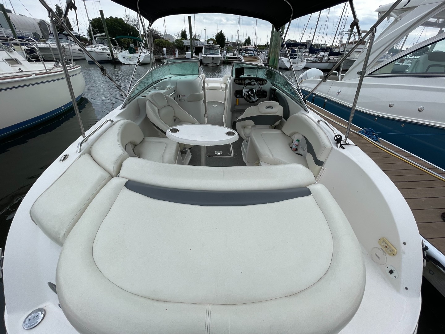 2005 Chaparral 236 Sunesta - Image 9