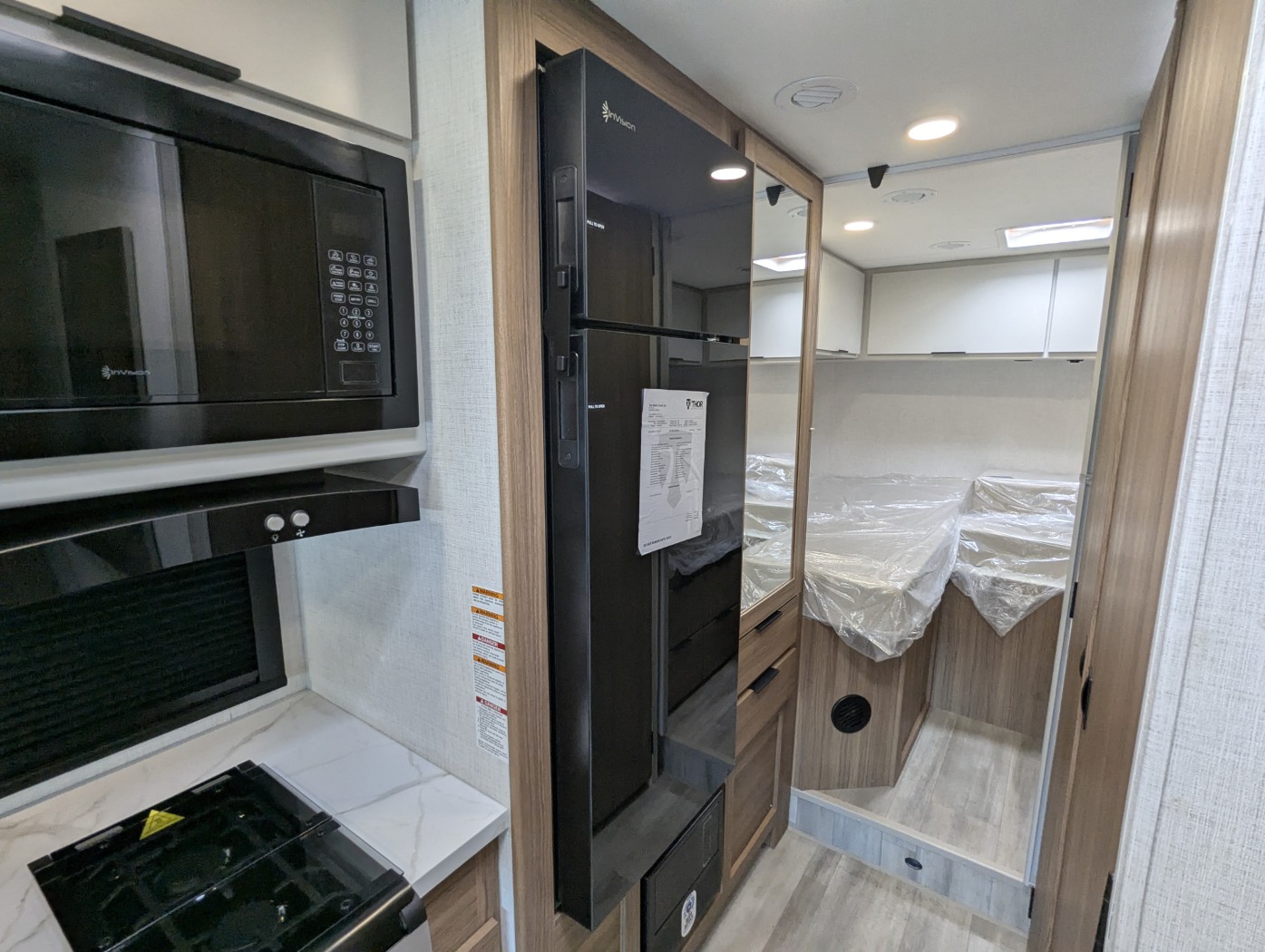 2027 Thor Motor Coach Four Winds 25Z - Image 16