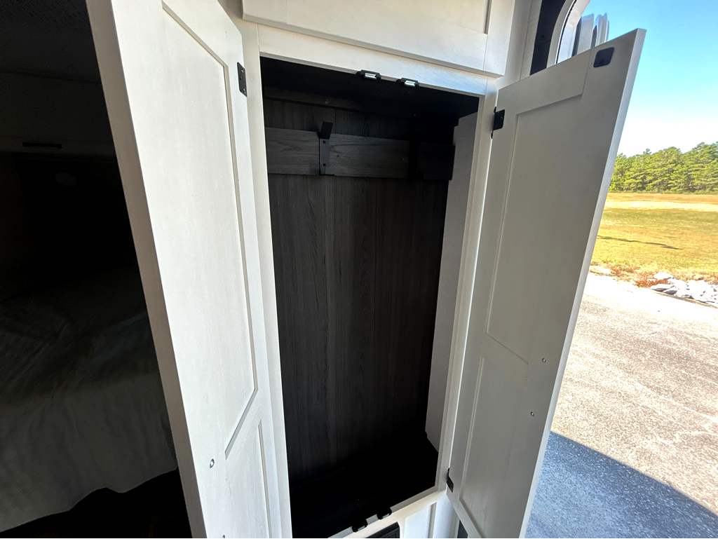 2027 VENTURE RV SIENNA 281VQB - Image 17