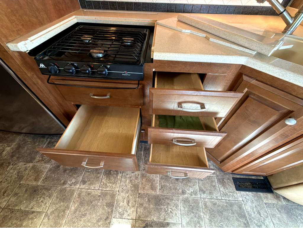 2014 THOR MOTOR COACH PALAZZO 33.2 - Image 31