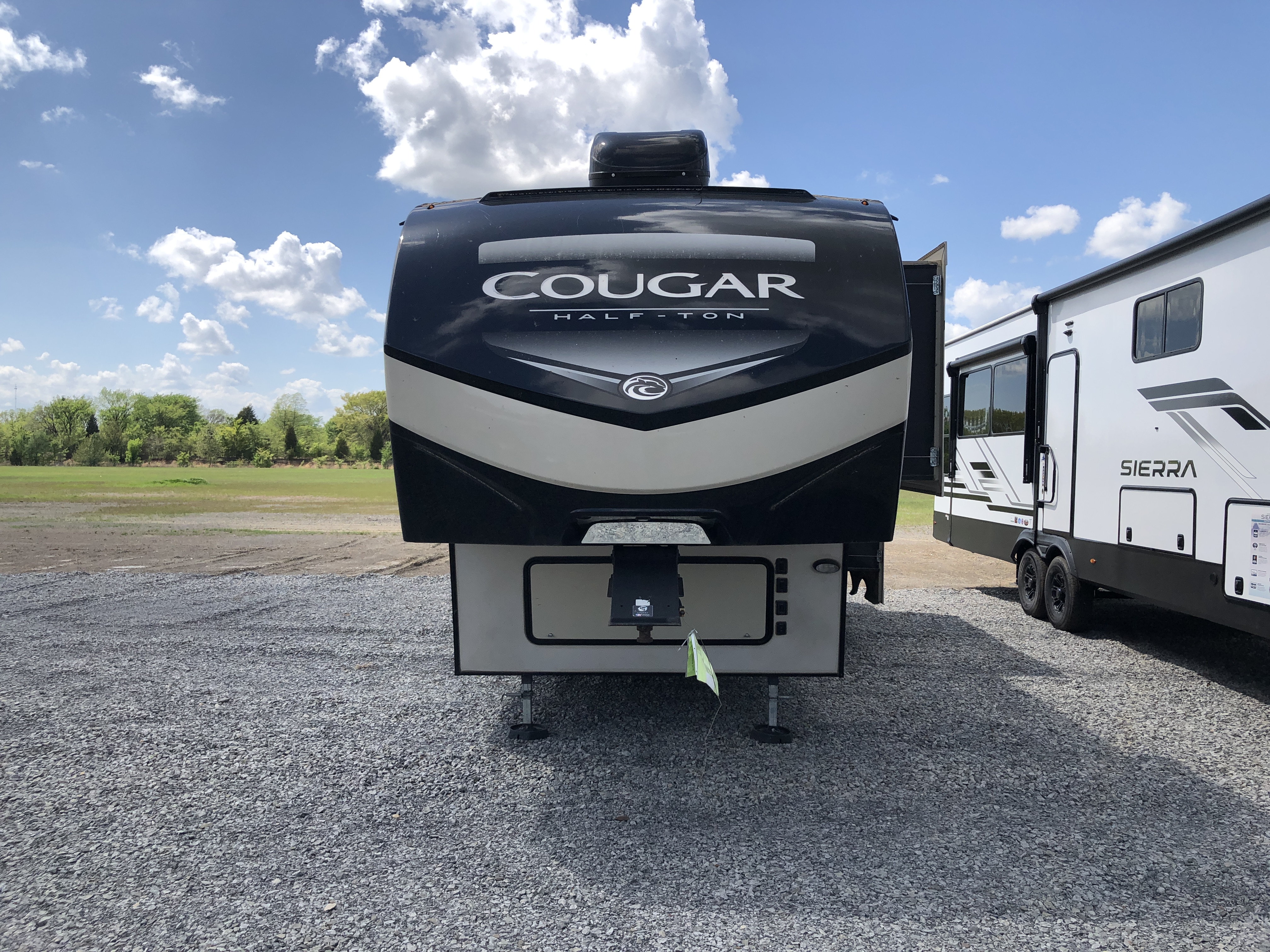 2018 Keystone Cougar Half-Ton East 27RLS - Image 2