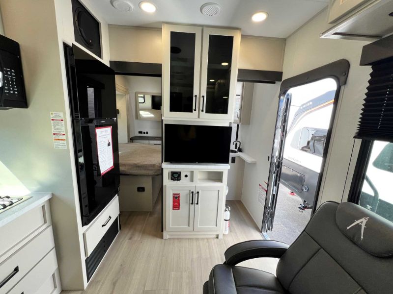2026 Grand Design Momentum G-Class 21G - Image 11