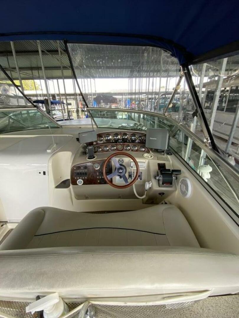 2000 Rinker - Image 10