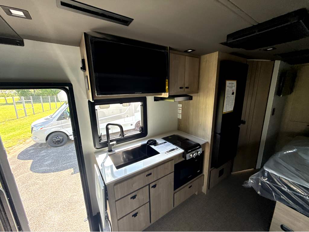 2027 Grand Design Lineage Series M 25FW - Image 13