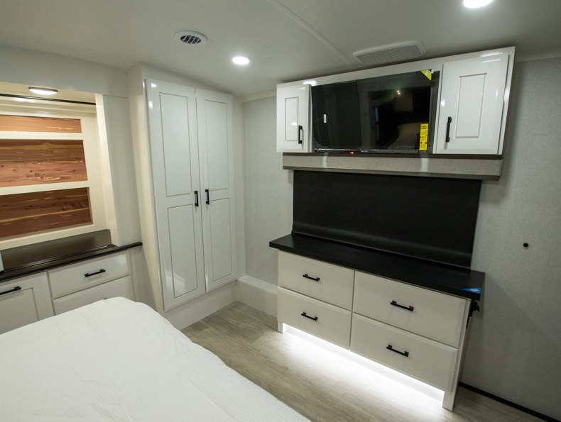 2026 Jayco Pinnacle 32RLTS - Image 22