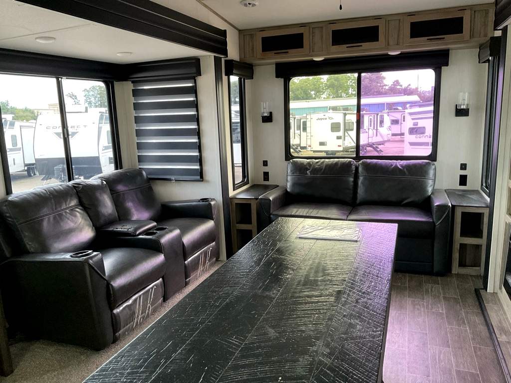 2022 FOREST RIVER ARTICWOLF M-3880 SUITE - Image 8