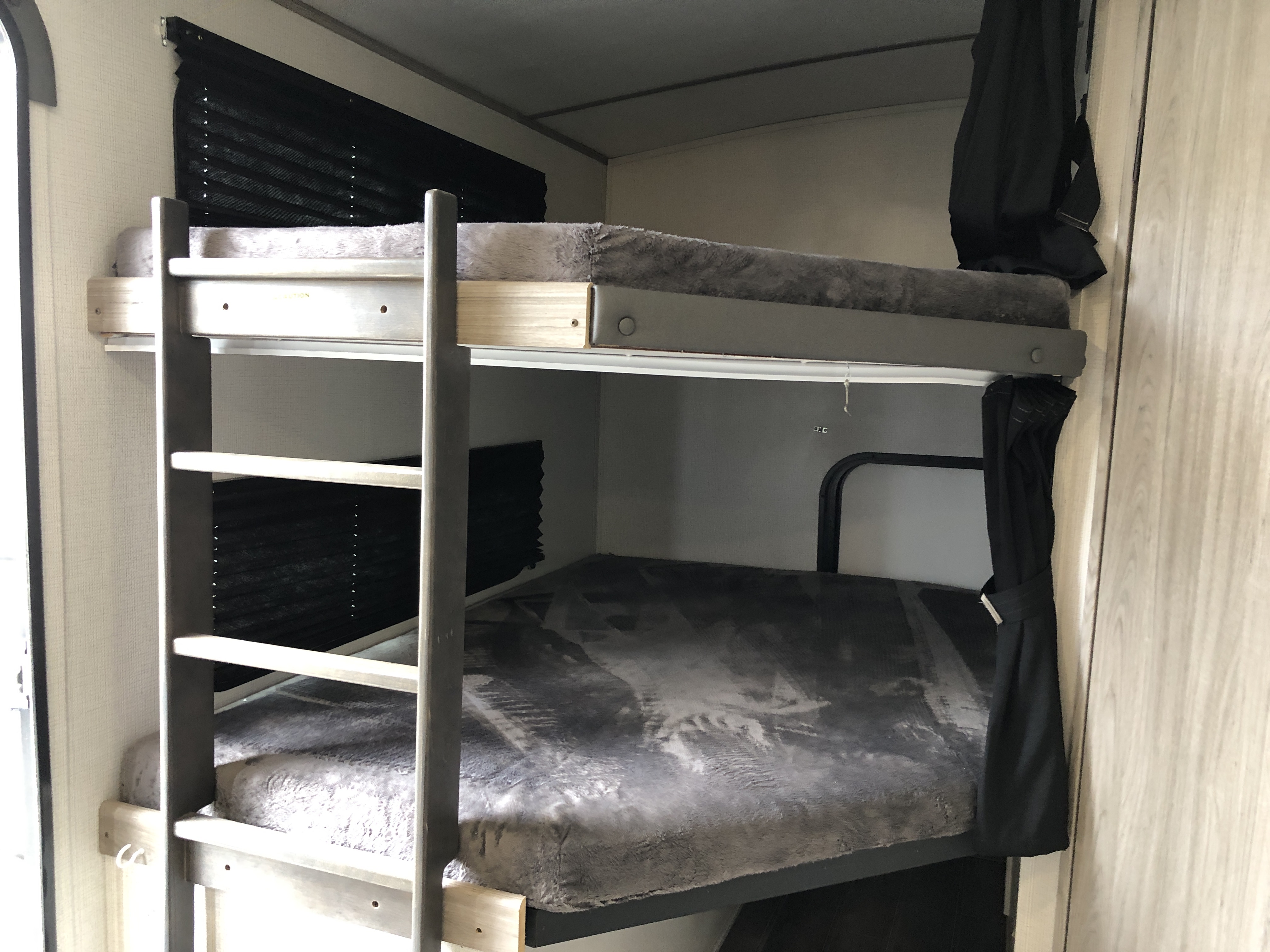 2022 Keystone Passport Grand Touring East 2401BH GT - Image 16