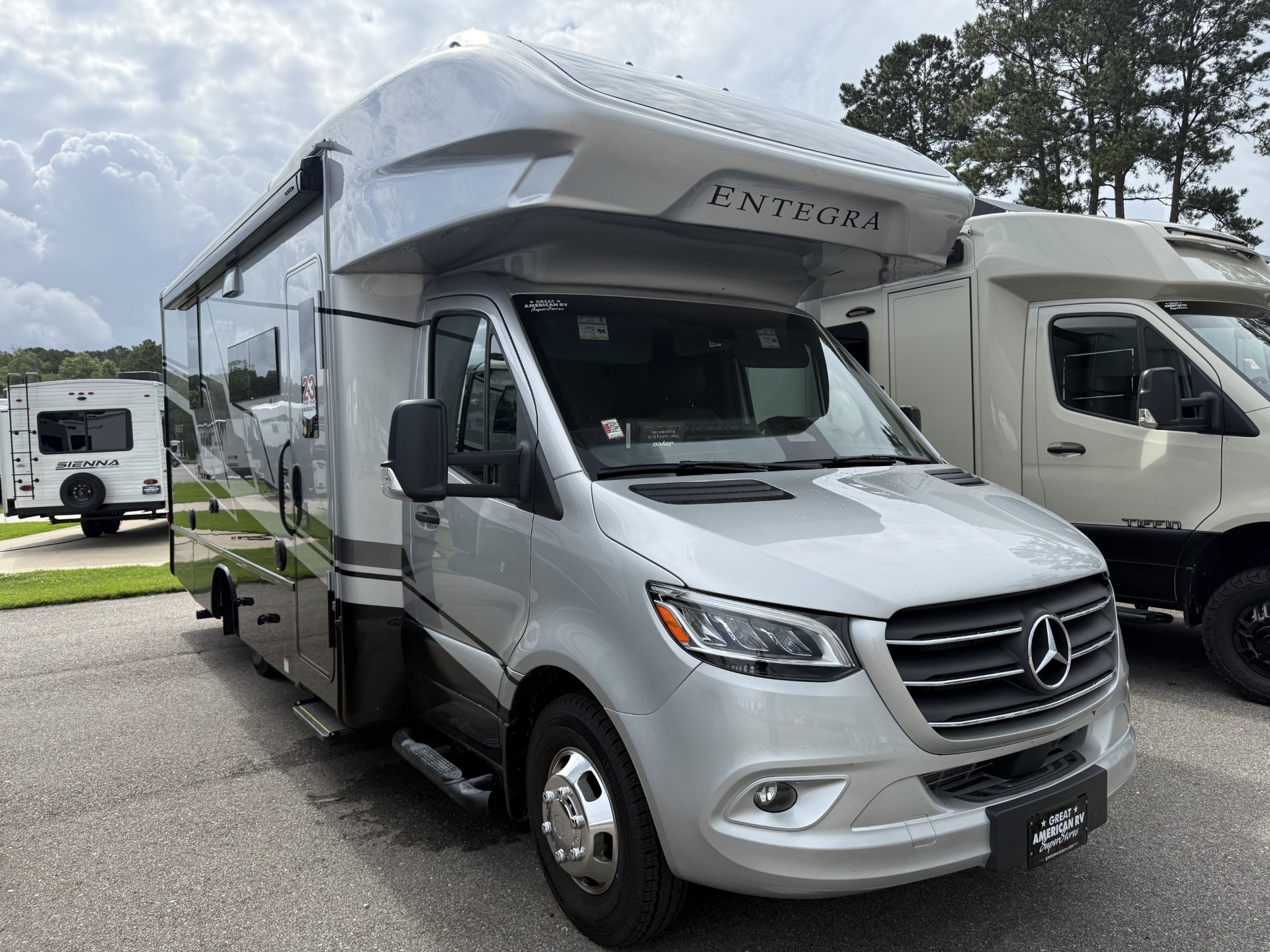 2027 ENTEGRA COACH QWEST 25L - Image 1