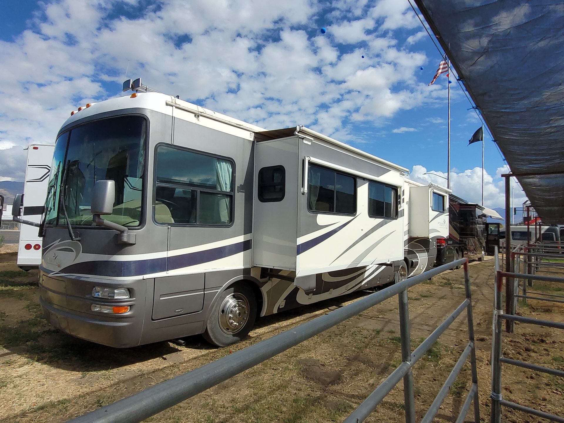 2005 National Tropical 396LX - Image 4