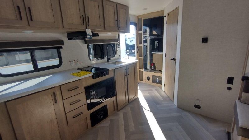 2026 Ember RV E-Series 18FBE - Image 13