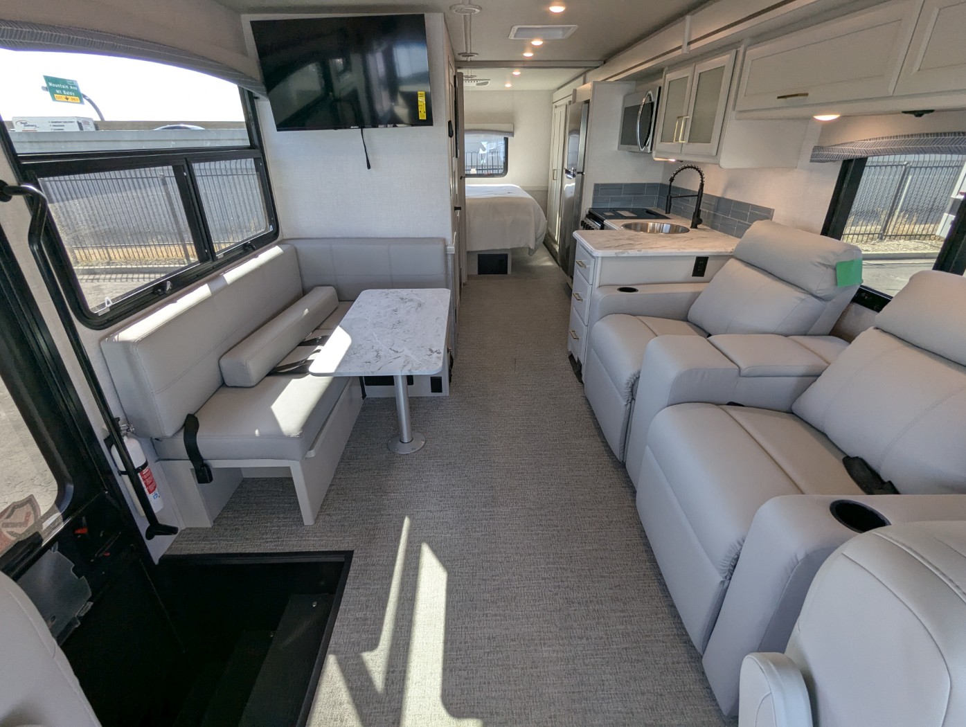 2026 Fleetwood Flair 29M - Image 15