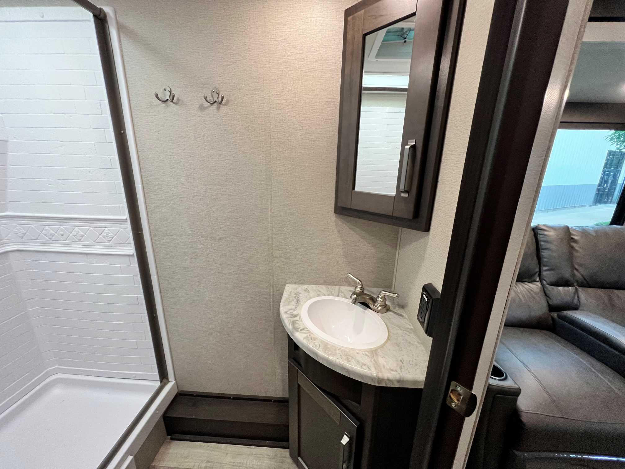 2022 Grand Design Transcend XPLOR 261BH - Image 17