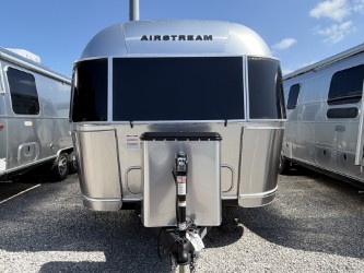 2026 AIRSTREAM GLOBETROTTER 25FBT - Image 9