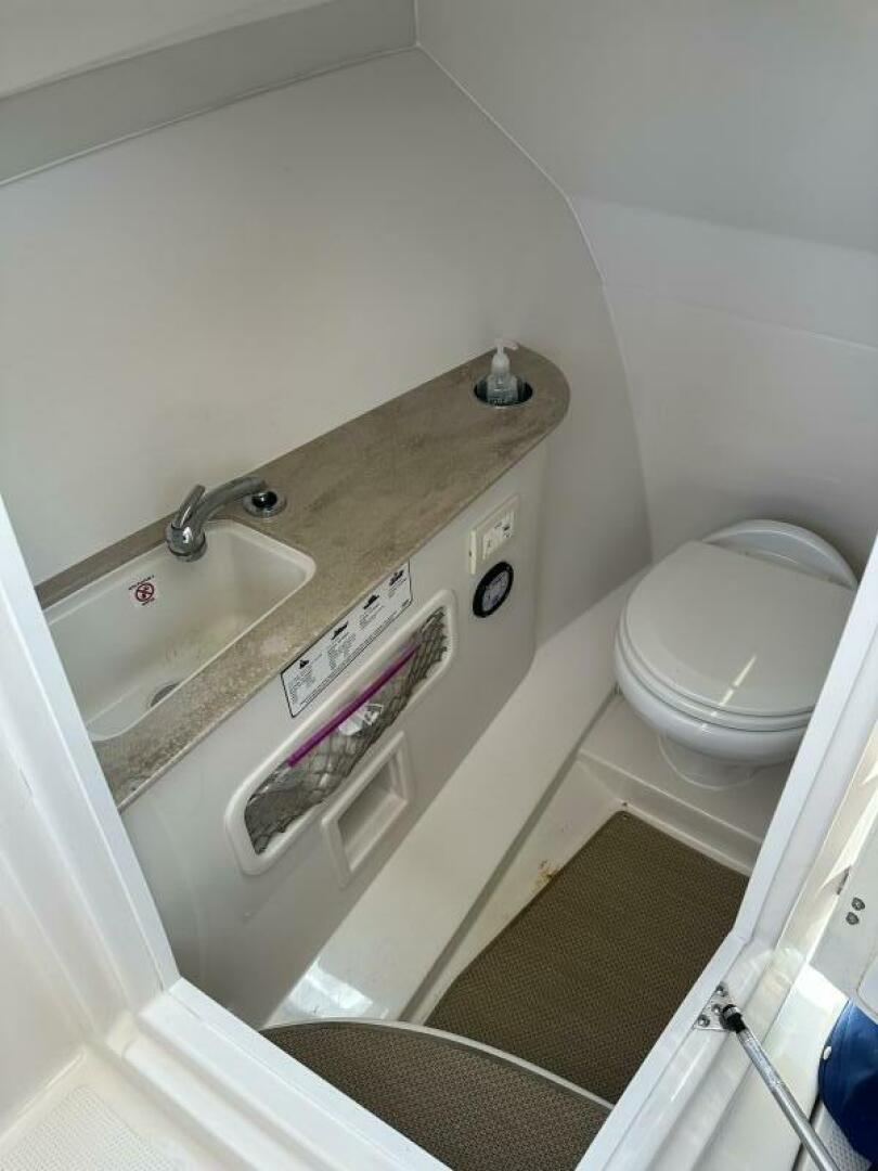 2018 Sailfish 275 Dual Console - Image 33
