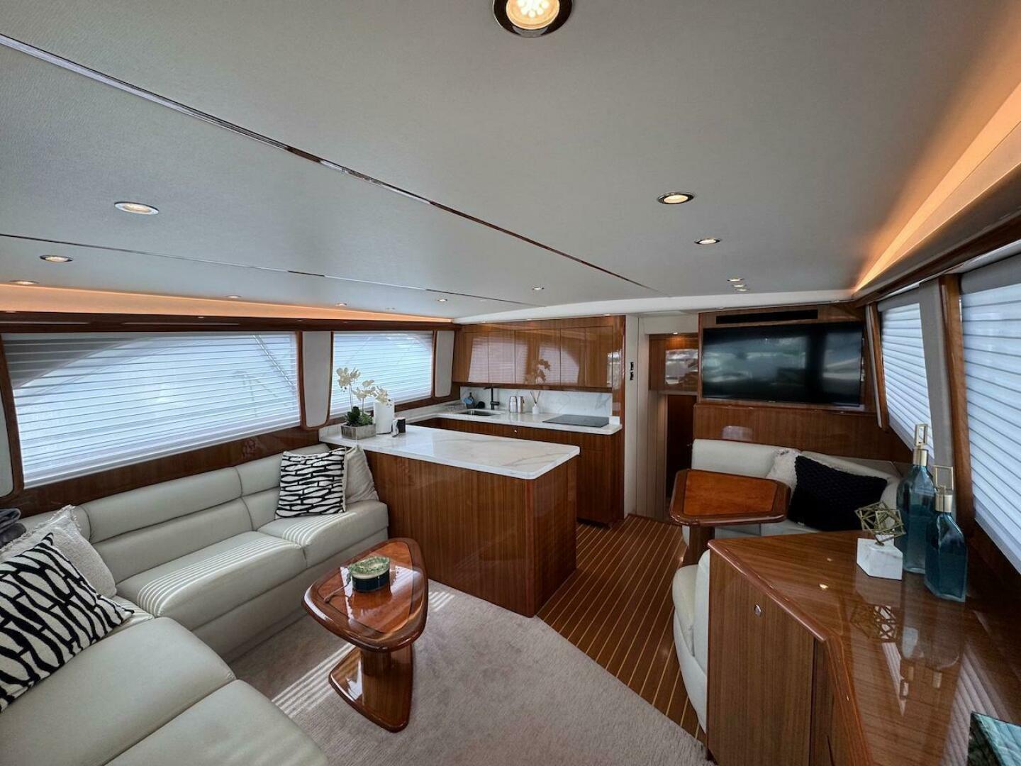 2007 VIKING 52 Convertible Base - Image 6