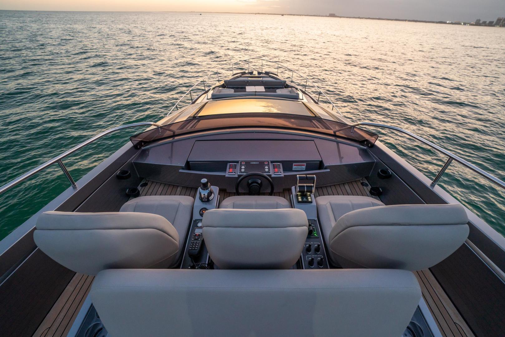 2021 Pershing 8X - Image 3