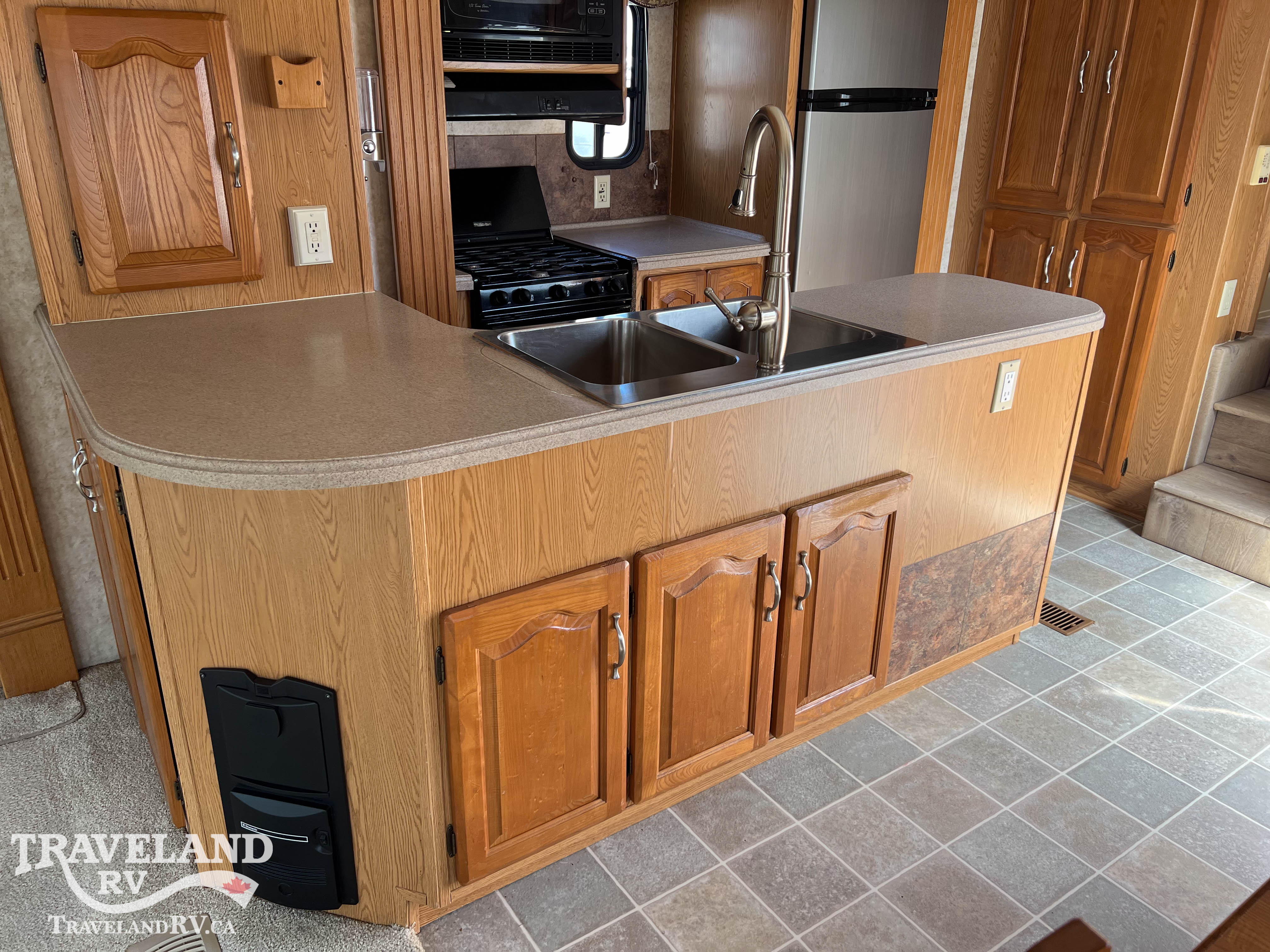 2006 KEYSTONE MONTANA 3400RL - Image 16