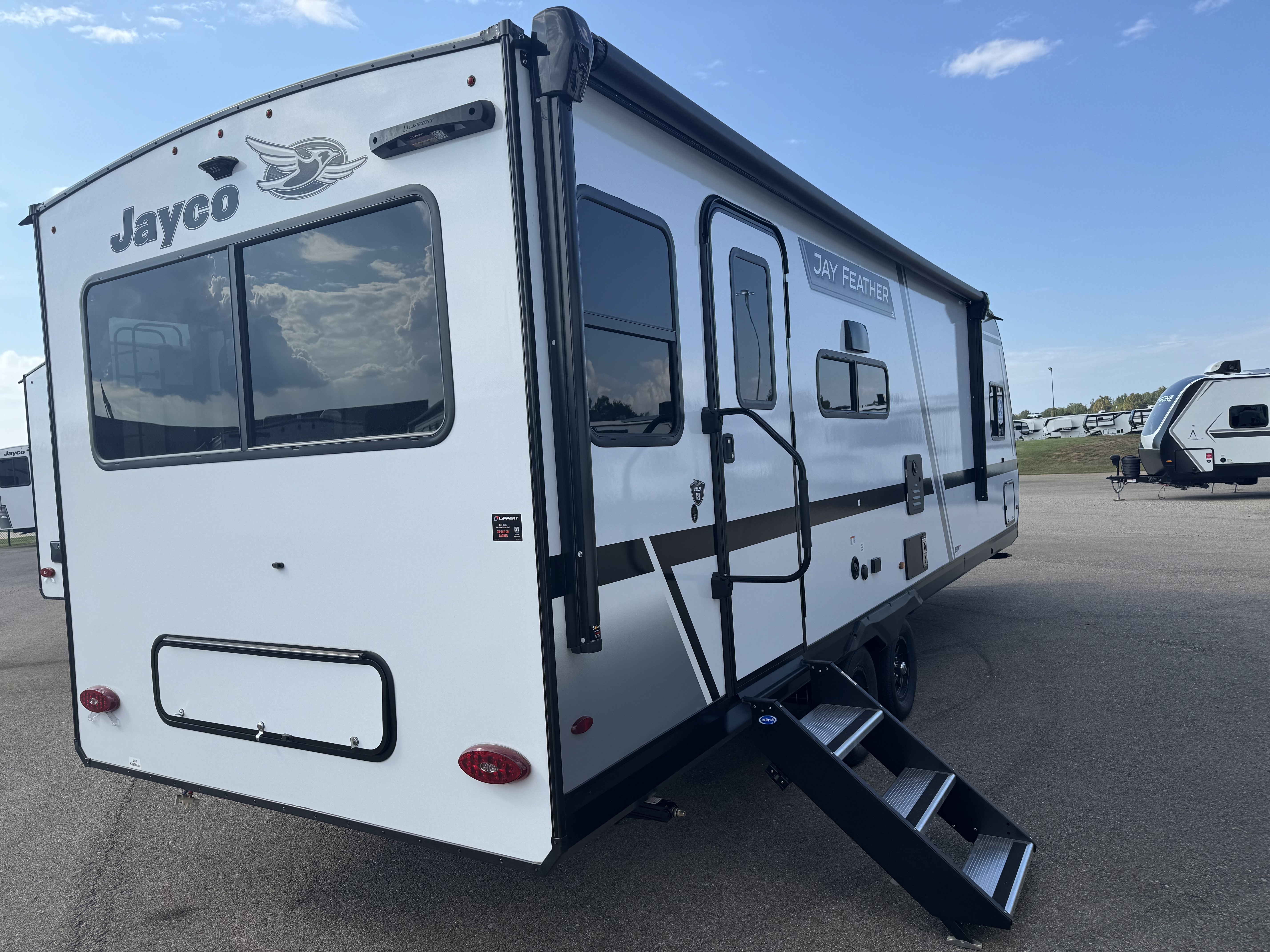 2027 JAYCO JAY FEATHER 25RLSL - Image 4