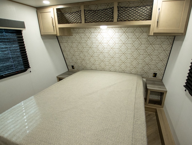 2026 Keystone RV Carbon 321LT - Image 23