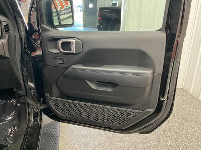 2022 Jeep Wrangler Unlimited Sahara Altitude - Image 26