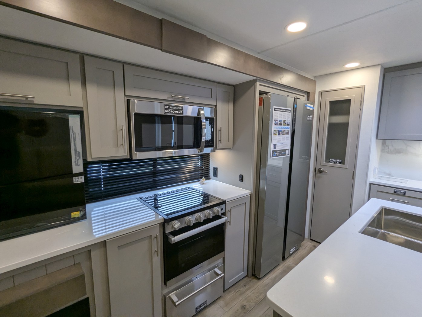 2026 Alliance RV Avenue 298RL - Image 22