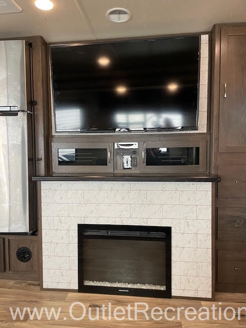 2018 Forest River Salem Hemisphere GLX 309BOK - Image 12
