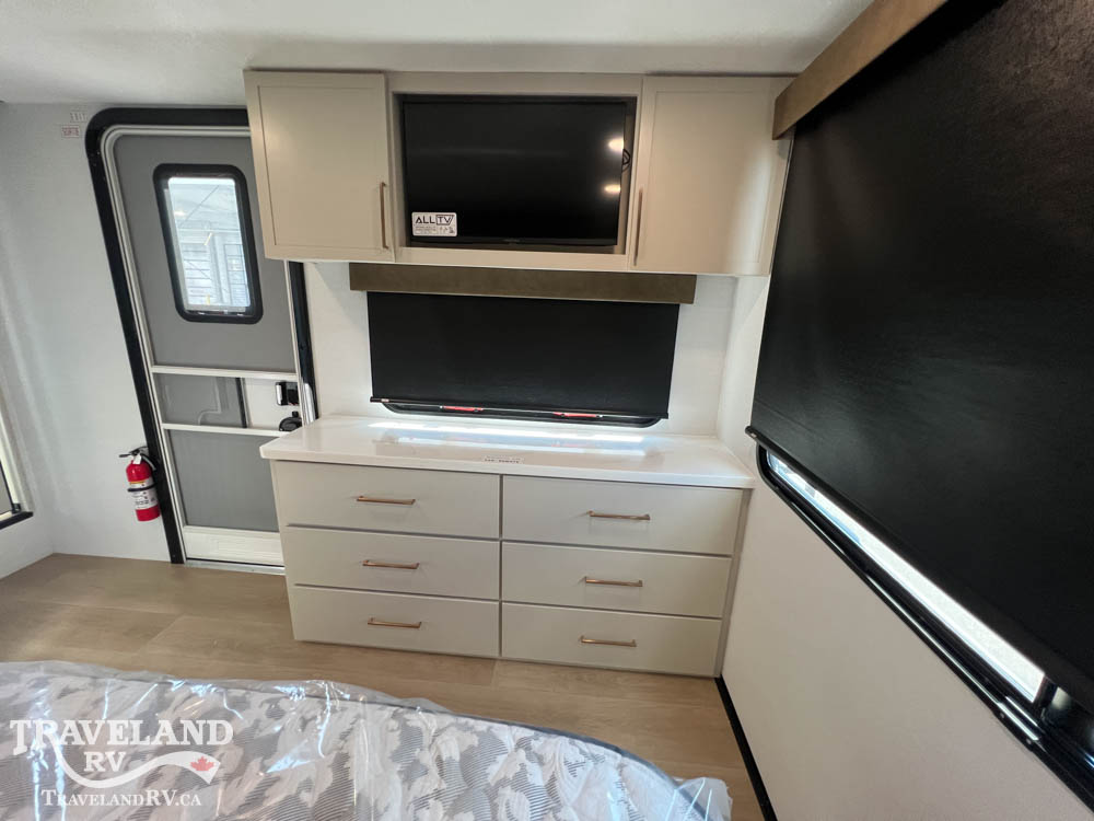 2027 Alliance RV Benchmark 42LFT - Image 41