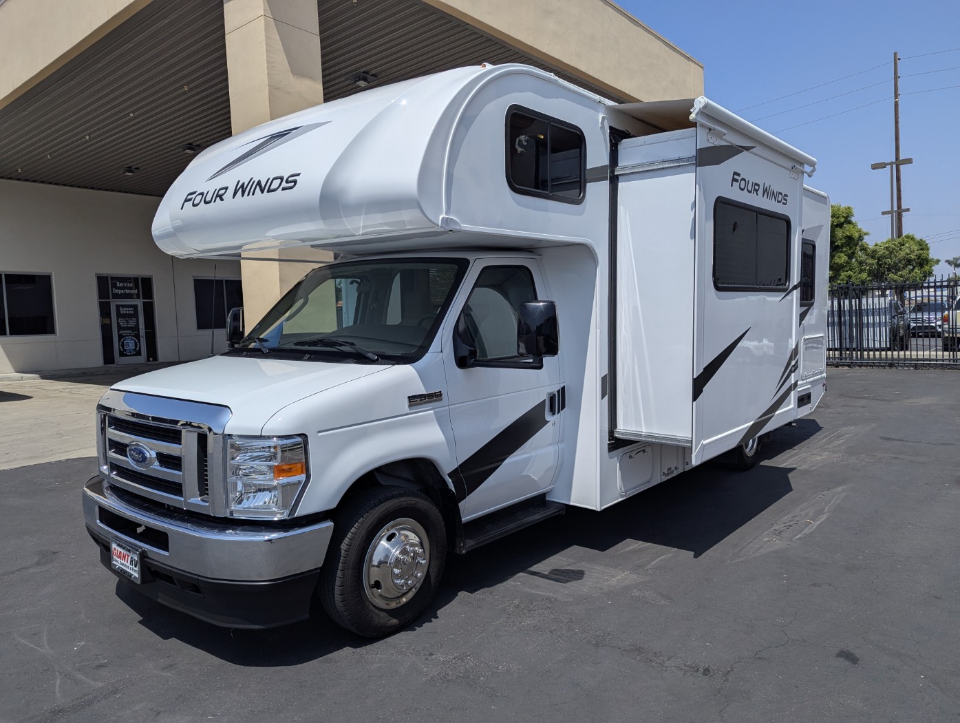 2025 Thor Motor Coach Four Winds 25V - Image 3