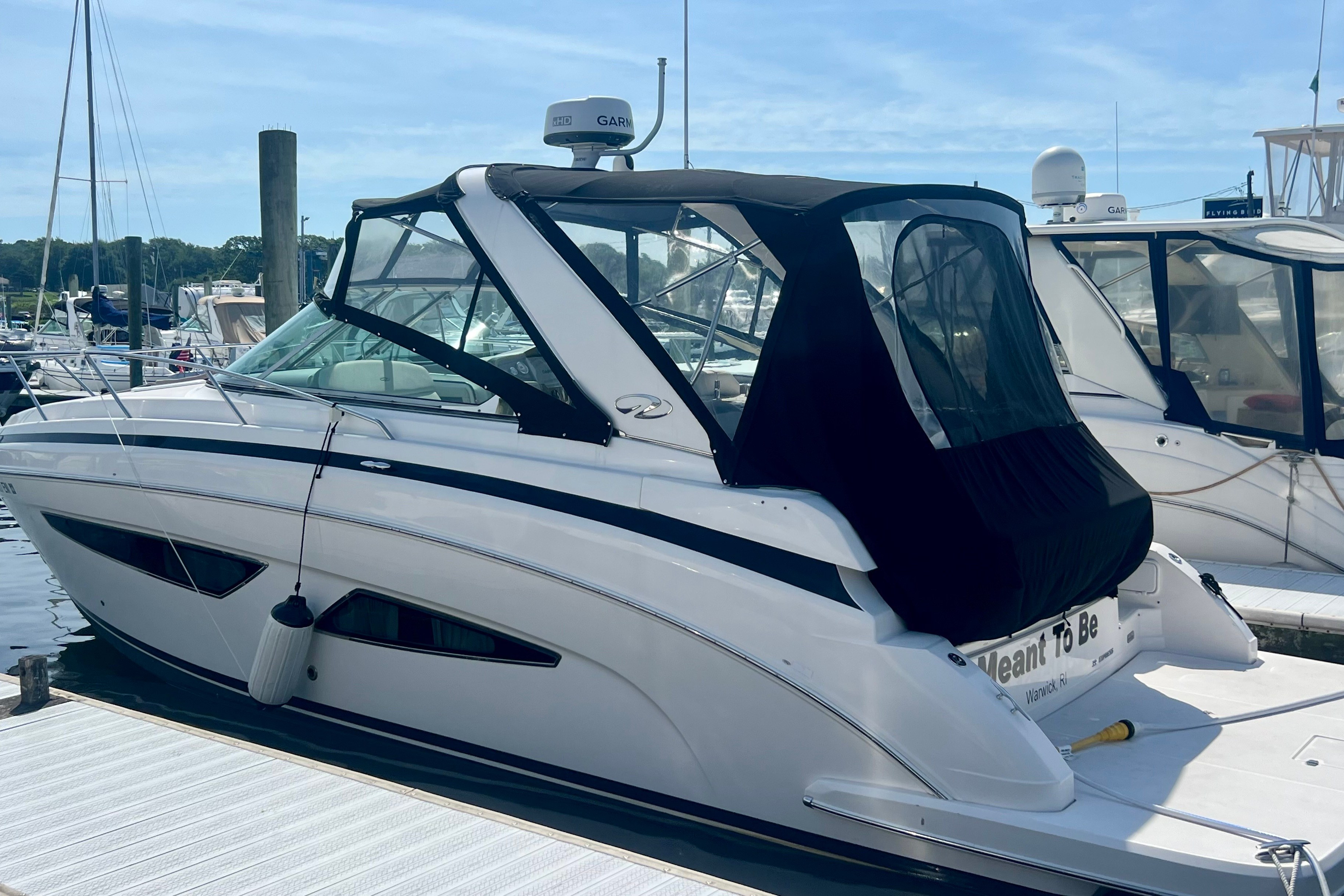 2017 Regal 33 Express - Image 3