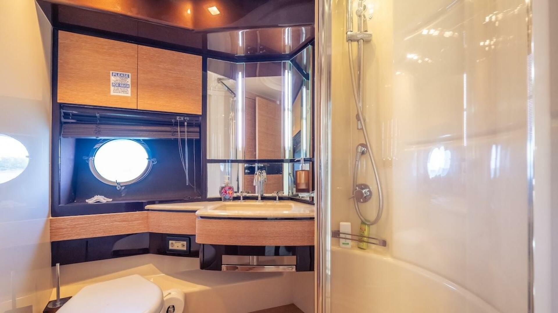 2012 Azimut Evolution - Image 46