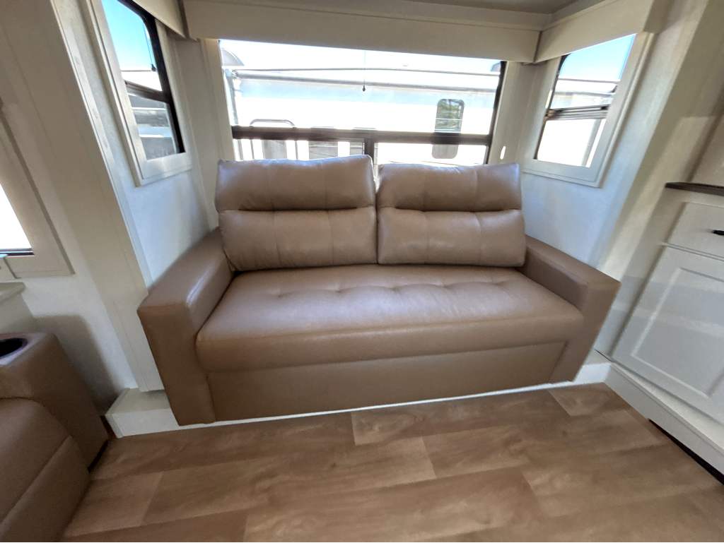 2026 GRAND DESIGN SOLITUDE 380FL - Image 24