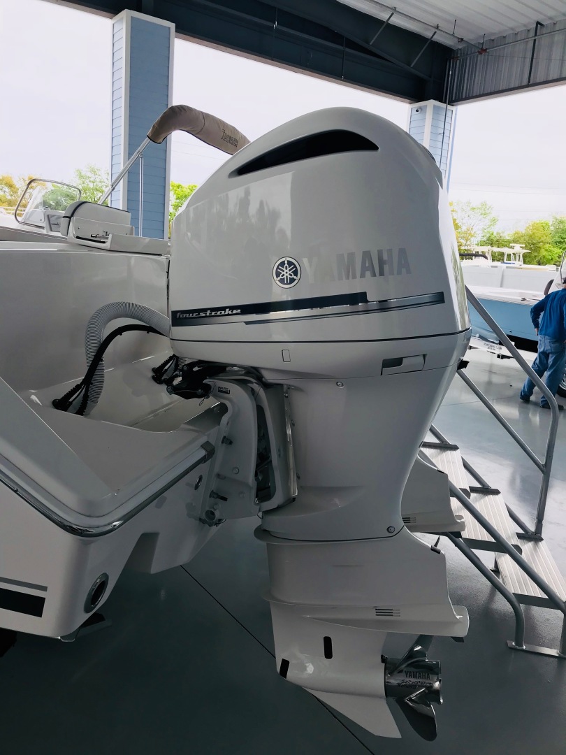2018 Jupiter 30 HFS - Image 9