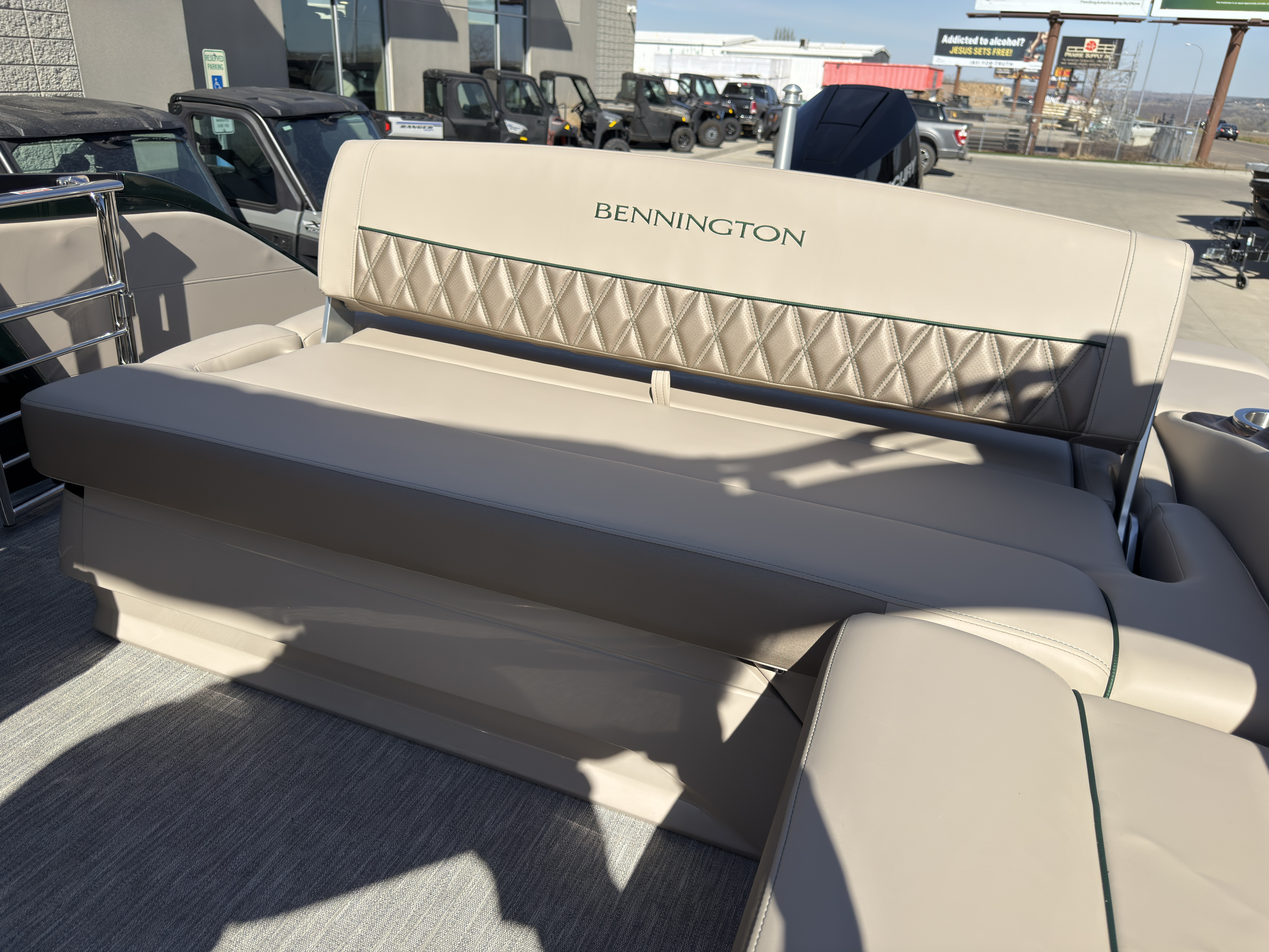 2026 Bennington 25QXSBA 425HP V10 Tritoon Pontoon - Image 53