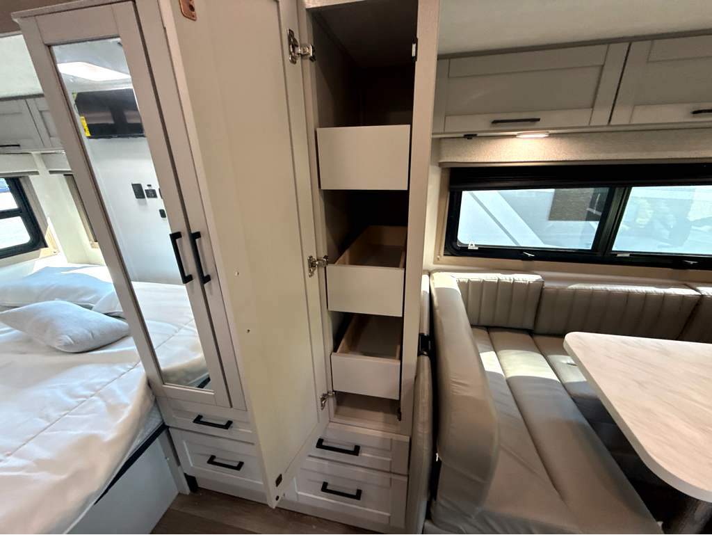 2027 ENTEGRA COACH ODYSSEY 24B - Image 15