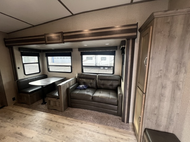 2020 Keystone Sprinter Campfire 29FWBH - Image 19