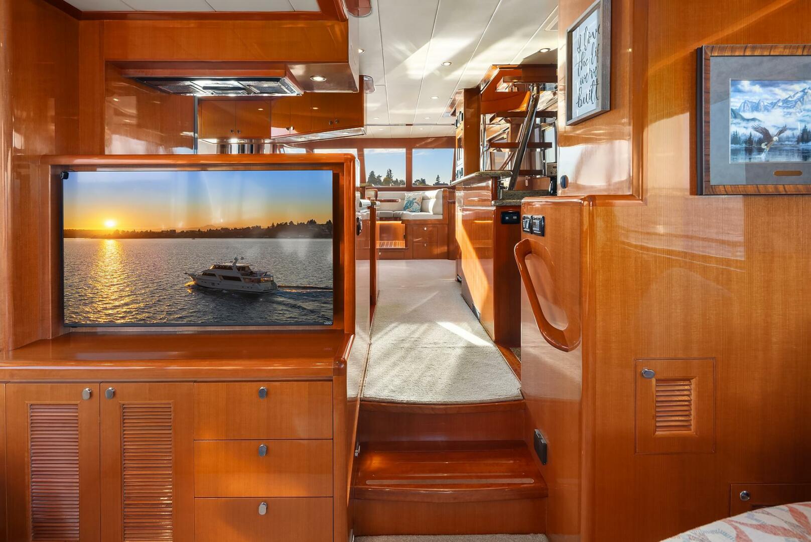 2014 Hampton 720 Skylounge LRC - Image 11