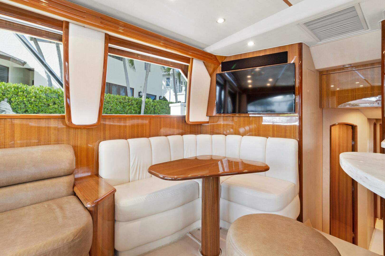 2015 Viking 46 Convertible - Image 5