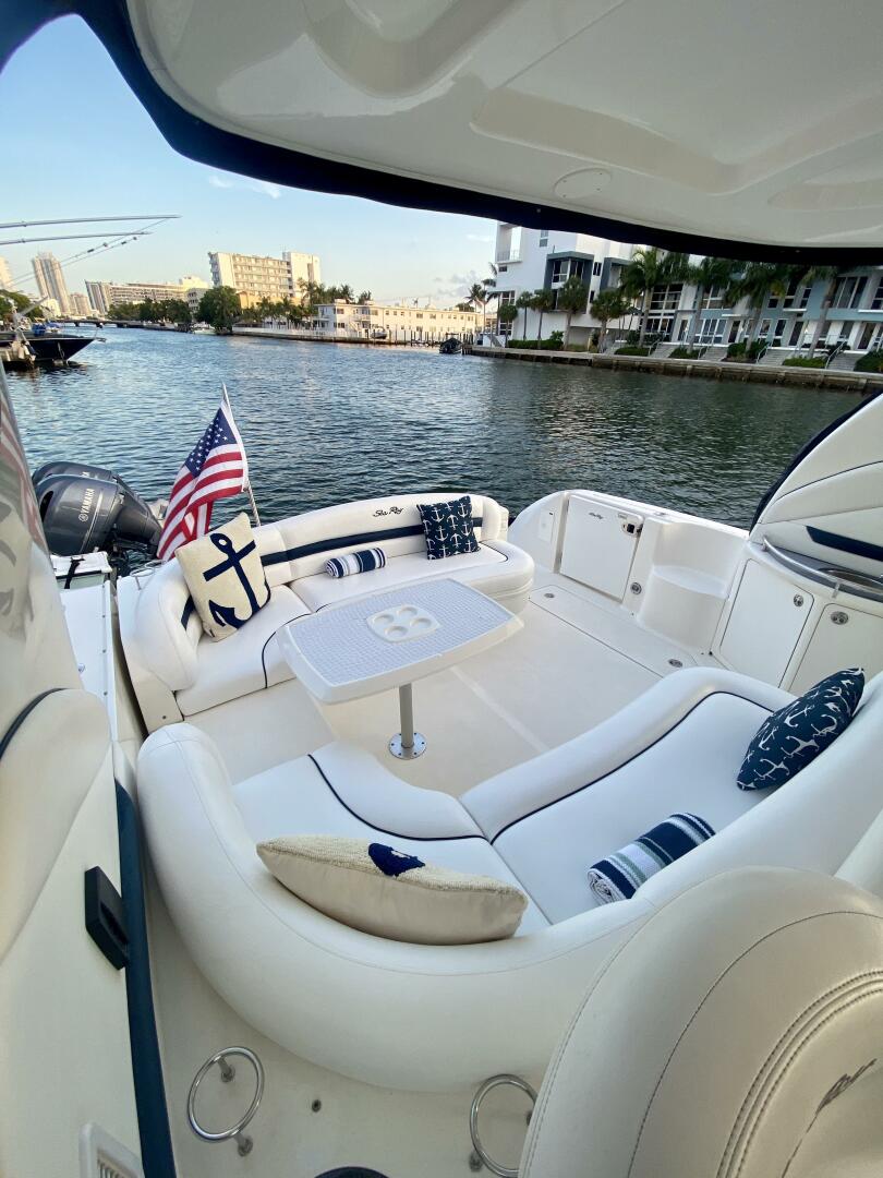 2005 Sea Ray 420 Sundancer - Image 12