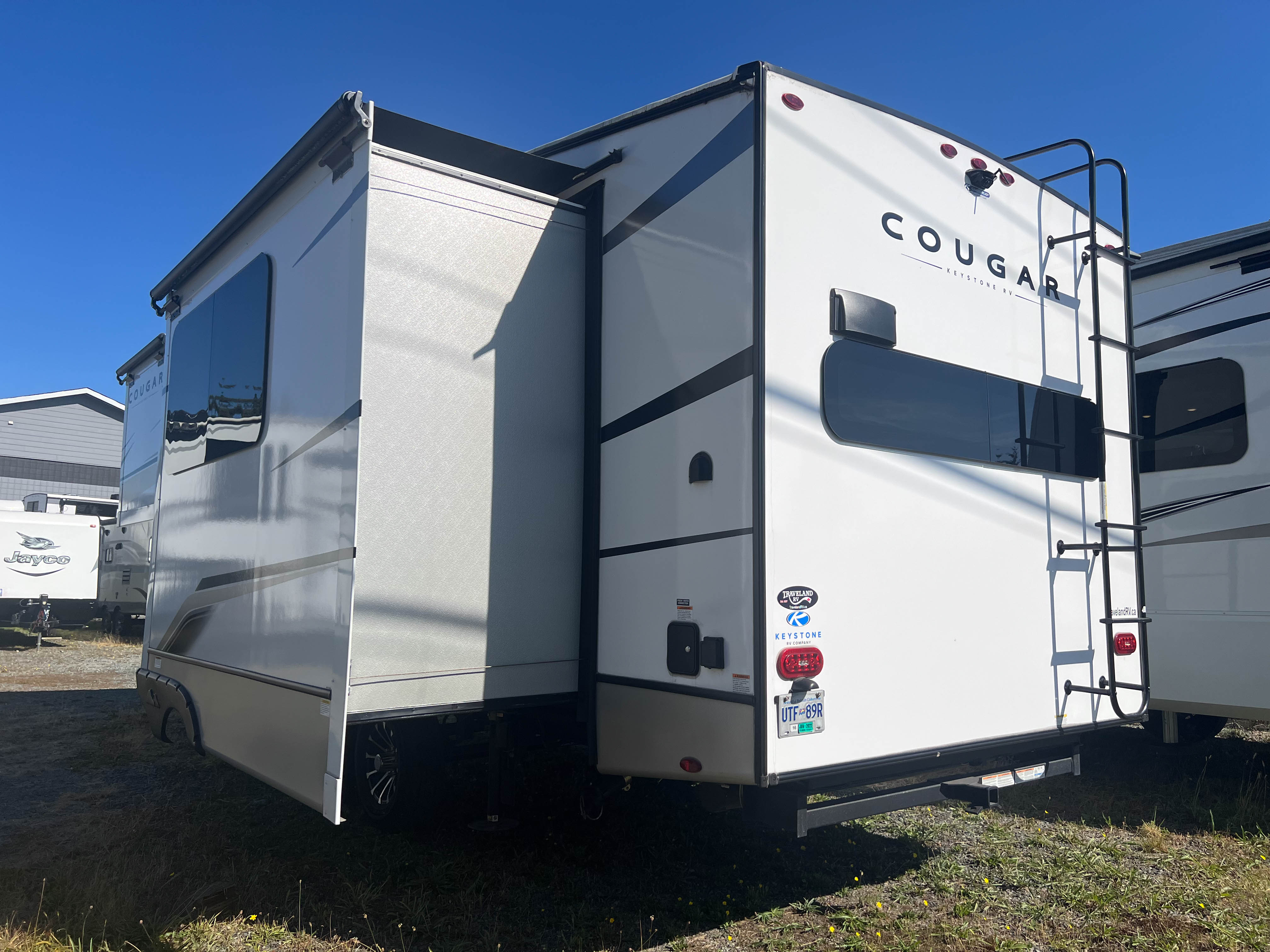 2024 Keystone Cougar Half-Ton 23MLE - Image 30