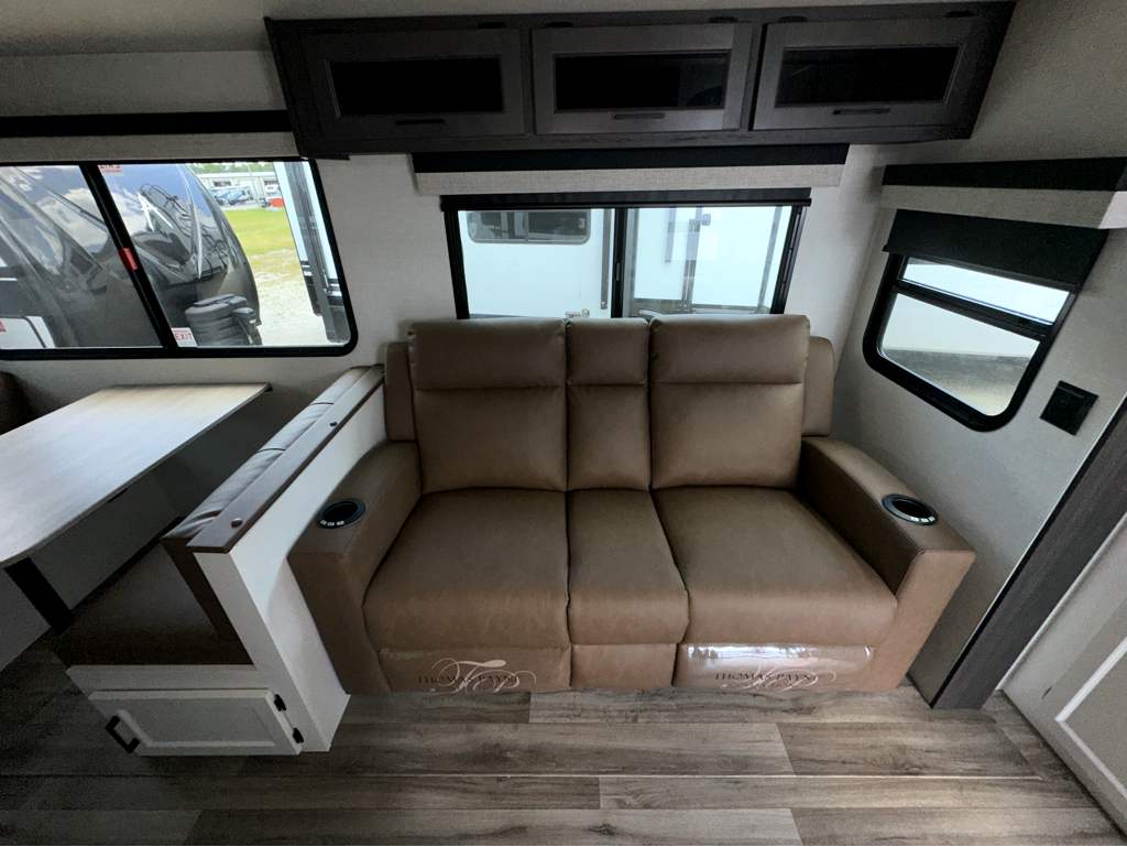 2026 VENTURE RV SPORTTREK 291VRK - Image 17