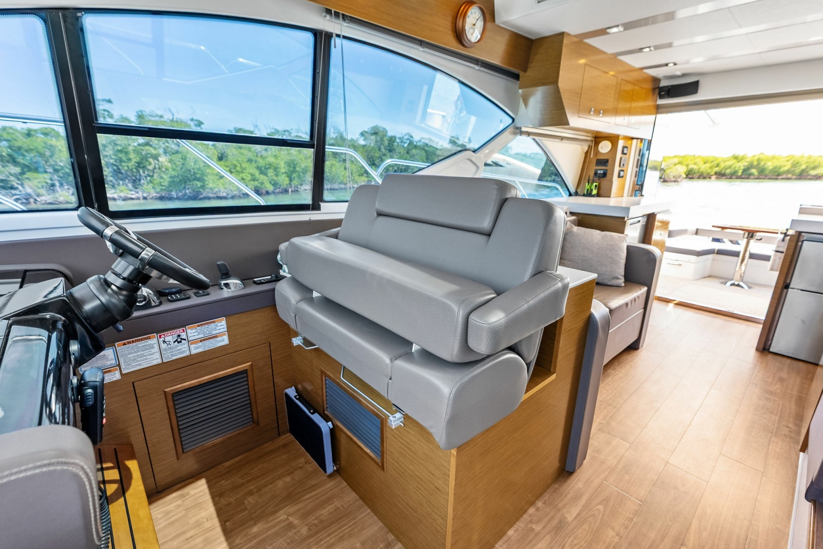 2019 Cruisers Yachts 54 Cantius - Image 39