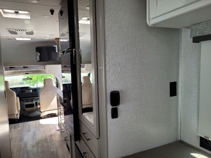 2026 Thor Motor Coach Four Winds 25Z - Image 23
