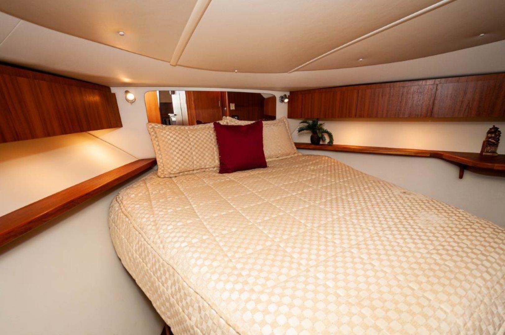 2003 Tiara Yachts 4200 Open - Image 12