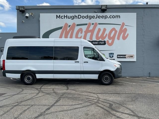 2025 Mercedes-Benz Sprinter Passenger Van Passenger 170 WB - Image 4