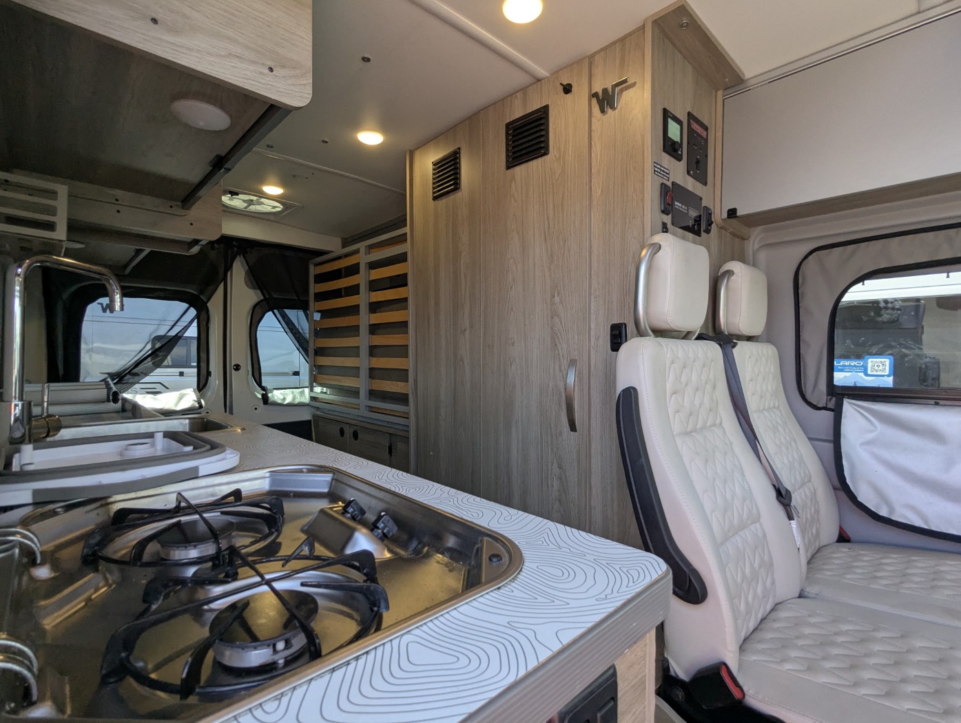 2023 Winnebago Solis NPF 59P - Image 18