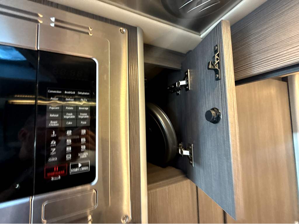 2023 AIRSTREAM ATLAS - Image 17