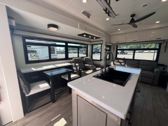2027 JAYCO PINNACLE 32RLTS - Image 18
